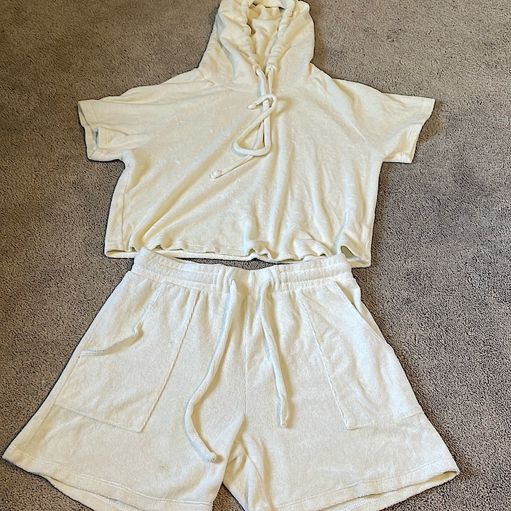 Year of ours poolside bundle set shorts and pullover top